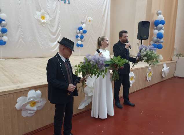 Солисты ансамбля «Экспресс-бэнд» выступили в с.Кандиевка Башмаковского района